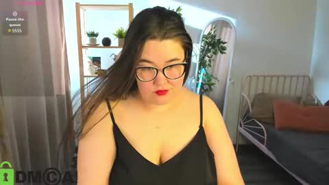 renee_turner online show from February 4, 8:39 am