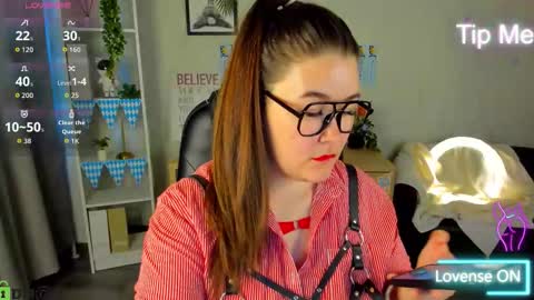 Snapshot of renee_turner chatting on October 1, 9:36 am renee_turner online show from October 1, 9:36 am