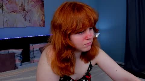 reneefoxy_ online show from June 16, 1:06 am