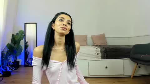 Rena online show from March 6, 7:36 am