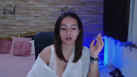 renesmesweet online show from December 6, 9:10 am