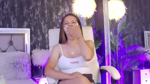 renesmesweet online show from June 6, 7:03 am