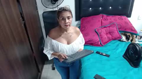 Rennata online show from September 17, 6:06 pm