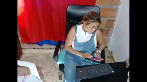Rennata online show from December 21, 6:33 pm