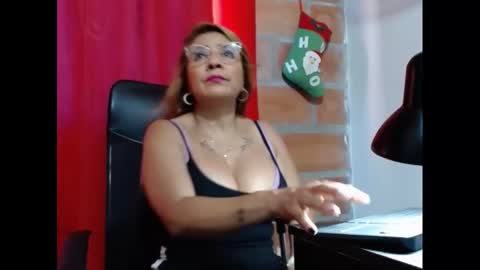 Rennata online show from December 3, 7:55 pm