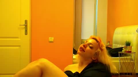 Rhea online show from February 8, 6:39 am