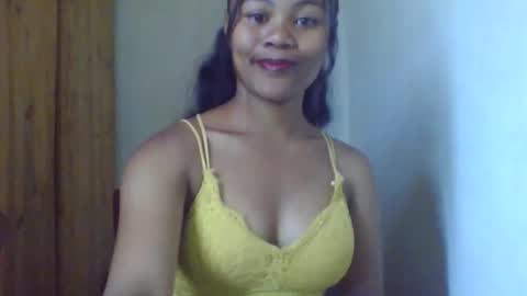 riaantsoa online show from October 6, 3:56 am