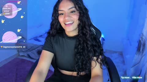 Snapshot of riana_kean chatting on December 23, 2:45 am RianaK online show from December 23, 2:45 am
