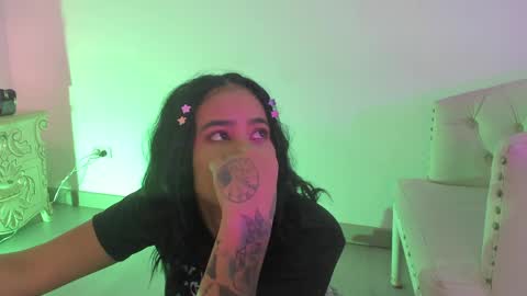 riby  online show from April 10, 8:48 pm