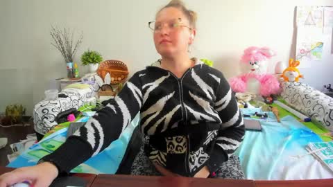 Anna - not anna - right Anna  online show from April 9, 11:15 am