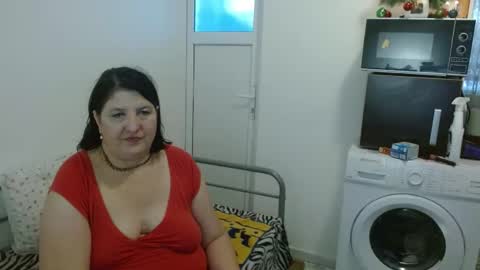 Snapshot of ridemerafsuzana chatting on January 1, 11:49 am Ridemeraf online show from January 1, 11:49 am