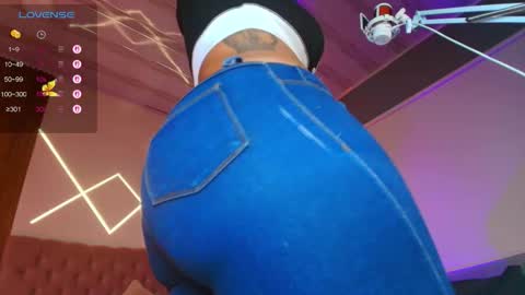 Snapshot of rihanna_rose chatting on November 1, 3:16 pm Riha online show from November 1, 3:16 pm