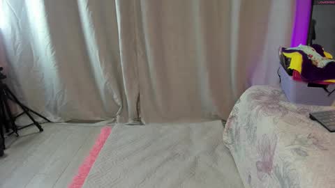 Snapshot of rihannadeep chatting on September 28, 11:04 am Sara online show from September 28, 11:04 am