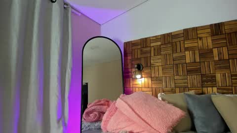 Snapshot of rihannadeep chatting on October 19, 11:34 am Sara online show from October 19, 11:34 am