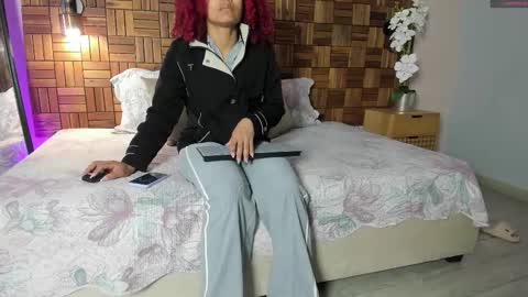 Snapshot of rihannadeep chatting on October 6, 9:59 am Sara online show from October 6, 9:59 am