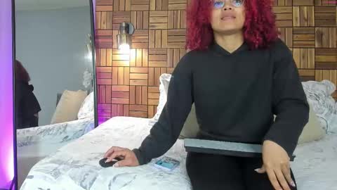 Snapshot of rihannadeep chatting on October 7, 10:08 am Sara online show from October 7, 10:08 am