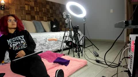 Snapshot of rihannadeep chatting on October 12, 10:50 am Sara online show from October 12, 10:50 am