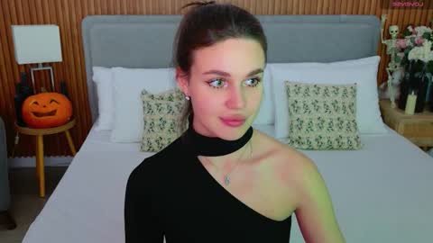 Snapshot of rihannariley chatting on October 26, 5:52 pm Rihanna online show from October 26, 5:52 pm