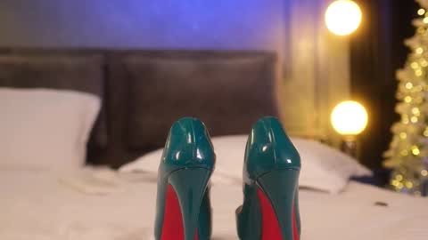    if you wanna buy smth stockingsph etc  custom videos or pics  online show from December 20, 11:58 am