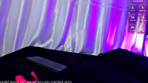 Snapshot of riley_black chatting on October 2, 3:17 pm Bela online show from October 2, 3:17 pm