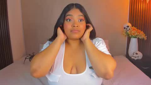 Snapshot of rileydolly chatting on October 31, 8:40 am RileyDolly online show from October 31, 8:40 am