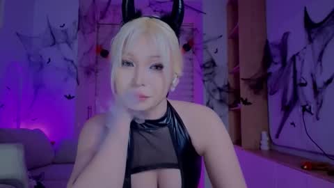 Snapshot of rileymee chatting on October 26, 3:18 pm rileymee online show from October 26, 3:18 pm