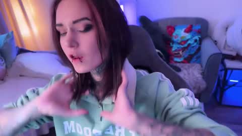 Snapshot of ripper_66 chatting on October 31, 1:48 pm DianaBrite fansl y online show from October 31, 1:48 pm