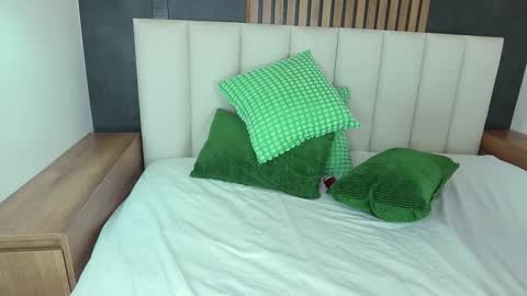 Snapshot of ririibrunette__ chatting on October 10, 8:58 pm RIRI online show from October 10, 8:58 pm