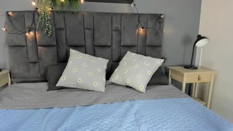 Snapshot of ririibrunette__ chatting on September 26, 9:01 pm RIRI online show from September 26, 9:01 pm