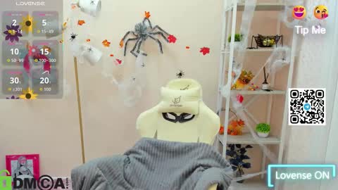 Snapshot of rockett_bunny chatting on October 22, 1:21 am Rockett online show from October 22, 1:21 am