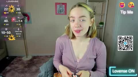 Snapshot of rockett_bunny chatting on October 5, 1:32 am Rockett online show from October 5, 1:32 am