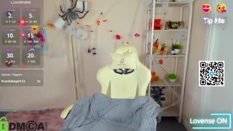 Snapshot of rockett_bunny chatting on October 29, 1:21 am Rockett online show from October 29, 1:21 am