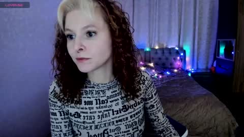 Snapshot of rocky_foxy chatting on December 17, 10:00 pm Rockel online show from December 17, 10:00 pm