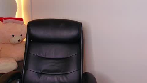 Snapshot of rohanalan_ chatting on December 27, 4:26 am Sof online show from December 27, 4:26 am