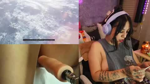 Snapshot of roknblaze chatting on October 18, 2:58 am Rok-N-Blaze online show from October 18, 2:58 am