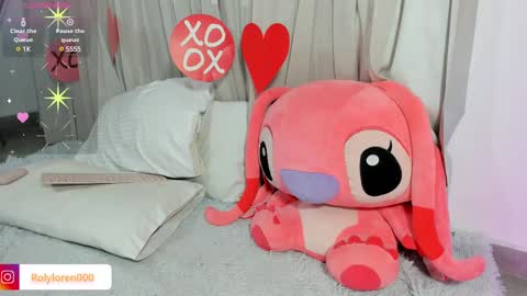 Snapshot of rolyloren chatting on February 27, 9:04 pm Marcela online show from February 27, 9:04 pm