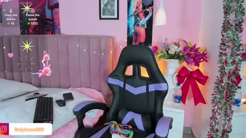 Snapshot of rolyloren chatting on December 7, 5:09 pm Marcela online show from December 7, 5:09 pm
