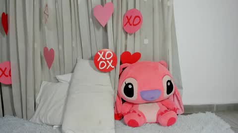 Snapshot of rolyloren chatting on February 23, 7:12 pm Marcela online show from February 23, 7:12 pm