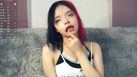 Snapshot of romainerudoy chatting on September 25, 8:02 am Yupi online show from September 25, 8:02 am