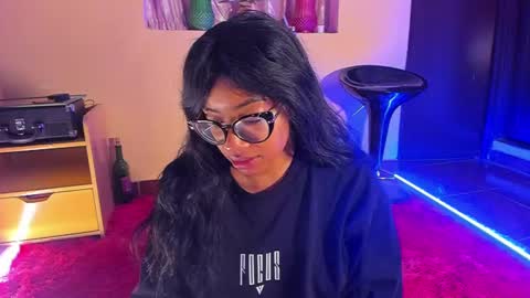 Is A Belle online show from December 8, 1:02 am