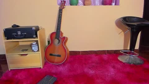 Is A Belle online show from December 16, 11:44 am