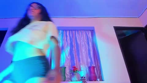 Is A Belle online show from December 20, 2:08 am