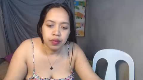 Snapshot of romanticpinay chatting on October 26, 9:38 am romanticpinay online show from October 26, 9:38 am
