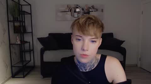 Roni online show from December 10, 10:26 pm