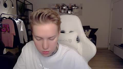 Roni online show from March 6, 7:54 pm