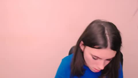 Snapshot of rosalais_ chatting on October 23, 7:14 am Rose online show from October 23, 7:14 am