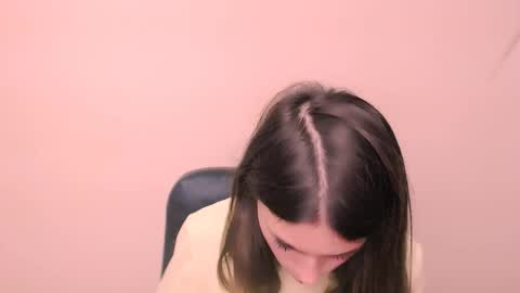 Snapshot of rosalais_ chatting on October 17, 7:33 am Rose online show from October 17, 7:33 am