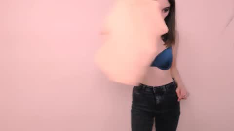 Snapshot of rosalais_ chatting on October 24, 7:15 am Rose online show from October 24, 7:15 am