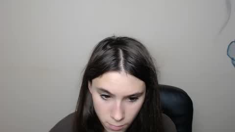 Snapshot of rosalais_ chatting on October 11, 8:19 am Rose online show from October 11, 8:19 am