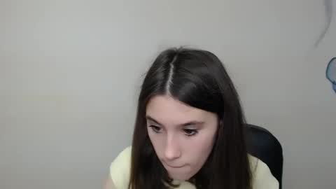 Snapshot of rosalais_ chatting on October 10, 8:08 am Rose online show from October 10, 8:08 am